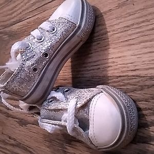 Silver tshoes